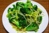 清爽美味的蔬菜炒菜谱：西兰花与黄豆芽的精致组合
